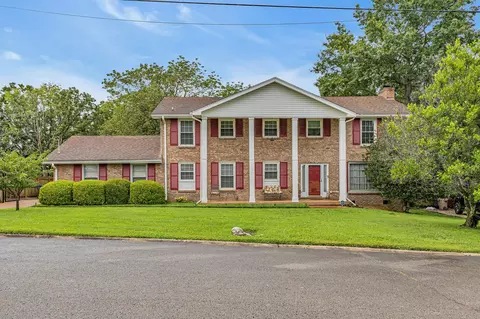 104 Islandia Dr, Nashville, TN 37217
