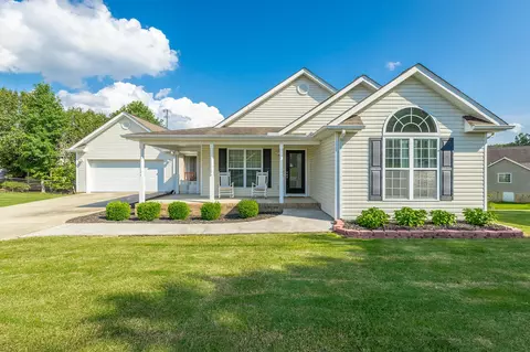 35 Infantry Dr, Rossville, GA 30741
