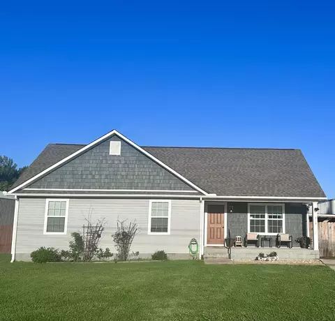 414 Gobble St, Lawrenceburg, TN 38464