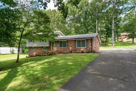 406 Cedarview Dr, Dickson, TN 37055