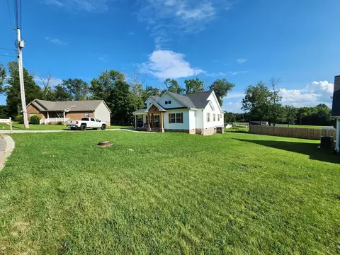 40 Acorn Ln, Hartsville, TN 37074
