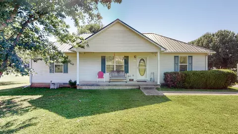 215 Cayenne Rd, Bell Buckle, TN 37020