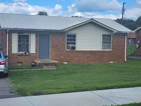 303 Martin Luther King Jr Dr, Dickson, TN 37055