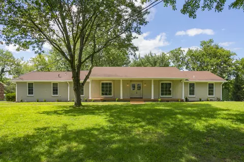 105 Woodvale Dr, Hendersonville, TN 37075