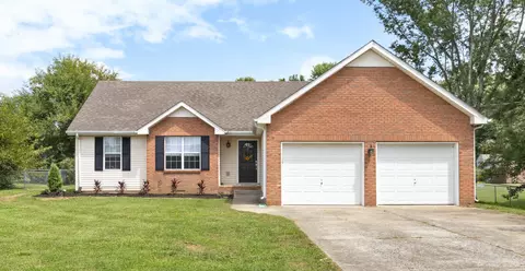 697 Buttercup Dr, Clarksville, TN 37040