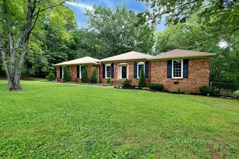7320 Dunaway Dr, Nashville, TN 37221