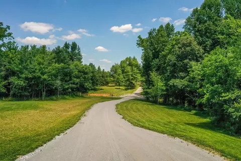3863 West Rd, Springfield, TN 37172
