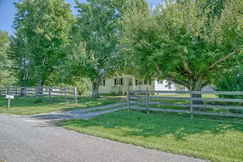 2110 Junior Camp Rd, Monterey, TN 38574