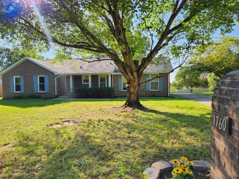 1760 Heritage Dr, Clarksville, TN 37043