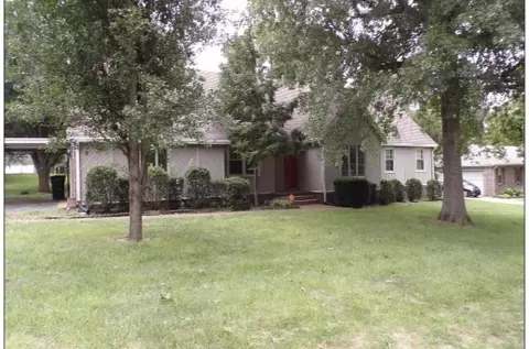1437 Twin Feather Dr, Murfreesboro, TN 37129