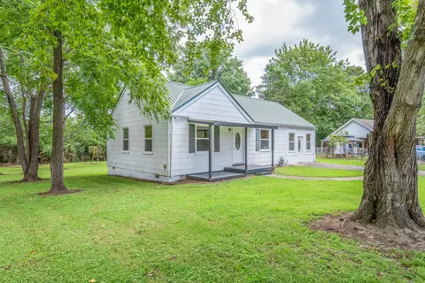 108 June Dr, Dickson, TN 37055