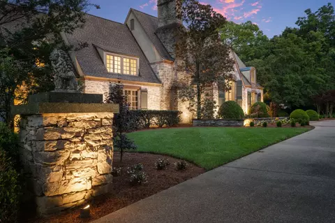 1031 Tyne Blvd, Nashville, TN 37220