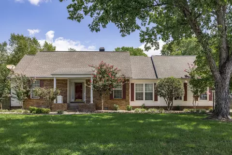 4732 Hunters Crossing Dr, Old Hickory, TN 37138