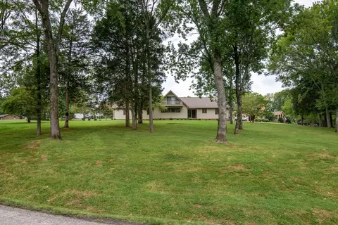 1925 Arlington Rd, Lebanon, TN 37087