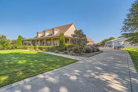 2378 Tom Fitzgerald Rd, Columbia, TN 38401