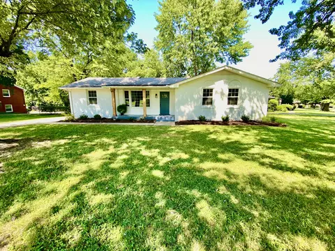 100 Homestead Ct, Hendersonville, TN 37075