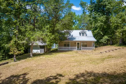 1952 Dr Fisher Ln, Decaturville, TN 38329