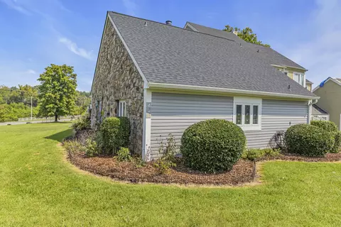 401 Raintree Pl, Hermitage, TN 37076