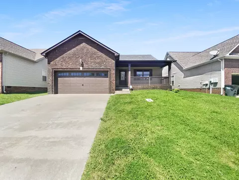 693 White Face Dr, Clarksville, TN 37040