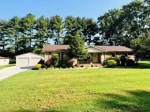 820 Chickasaw Trl, Mcminnville, TN 37110