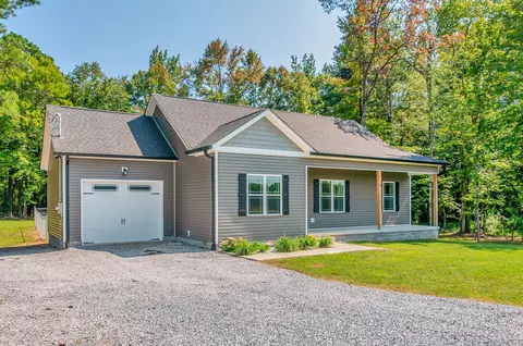 801 Long St W, Mcewen, TN 37101