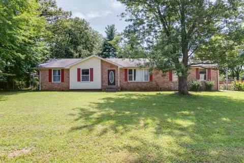 615 General Barksdale Dr, Smyrna, TN 37167