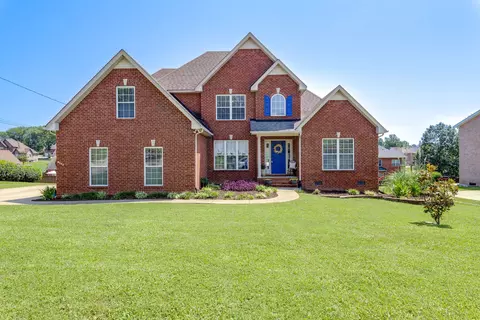8040 Burntwood Dr, La Vergne, TN 37086