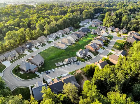 542 Summit View Cir, Clarksville, TN 37043