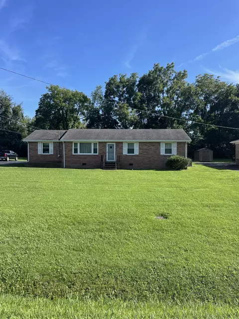 1614 Edgewood Dr, Lebanon, TN 37087