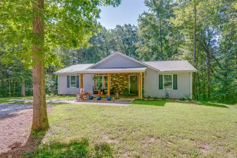 631 Richardson Cemetery Rd, White Bluff, TN 37187