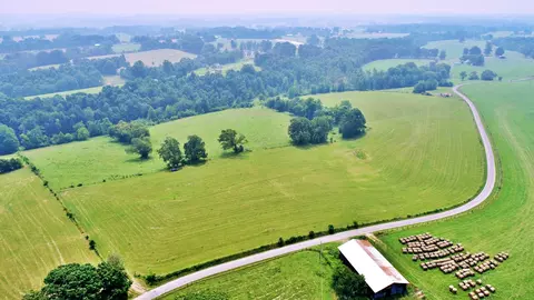 8 W L White Ln, Red Boiling Springs, TN 37150