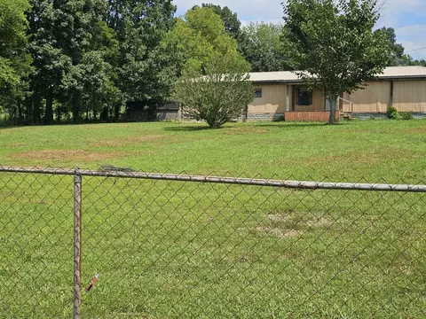 681 Whitaker Rd S, Shelbyville, TN 37160