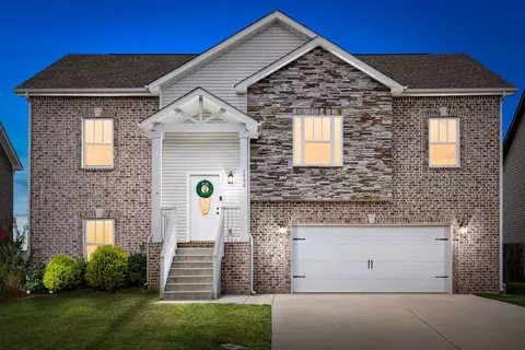 1406 Millet Dr, Clarksville, TN 37040