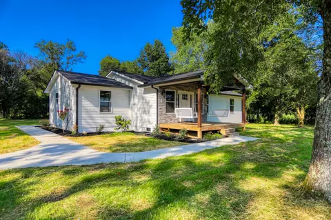 120 Vantrease Rd, Cottontown, TN 37048