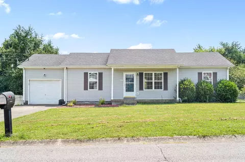 244 Golden Pond Ave, Oak Grove, KY 42262