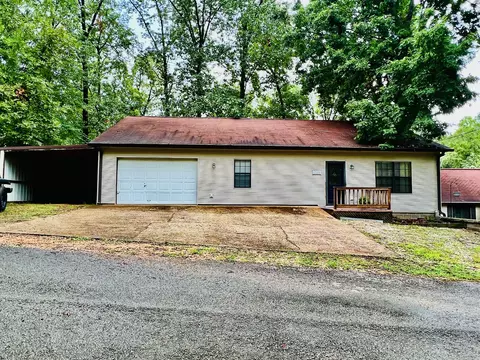 97 Rustling Oaks Ln, Springville, TN 38256
