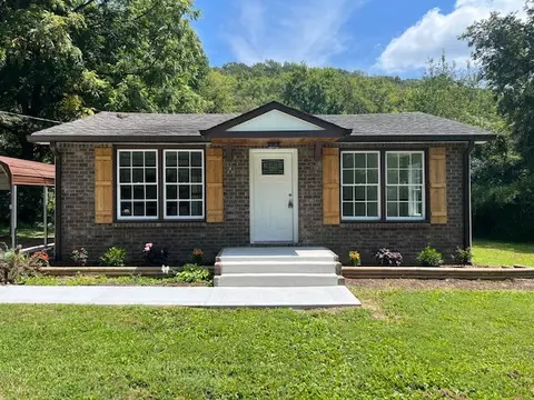 4530 Sunnyfield Dr, Pegram, TN 37143