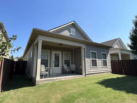 1018 Hemlock Dr, Spring Hill, TN 37174 photo 2