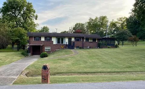 700 Stanvid Dr, Nashville, TN 37216