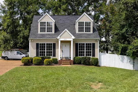 2727 Banks Ct, Thompsons Station, TN 37179
