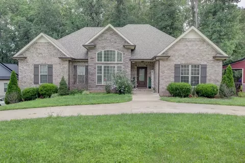 4414 Memory Ln, Adams, TN 37010
