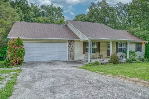 314 Carriage Dr, Crossville, TN 38555
