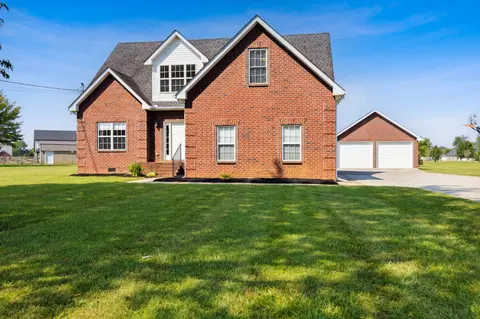 677 Coopertown Rd, Unionville, TN 37180