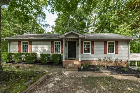 1065 Hilltop Rd, White House, TN 37188