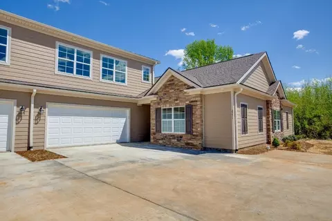 2652 Stonecenter Ln, Murfreesboro, TN 37128
