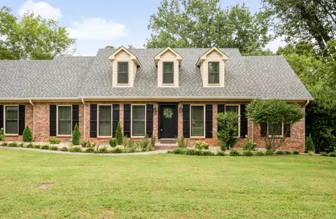1734 Somerset Dr, Murfreesboro, TN 37129