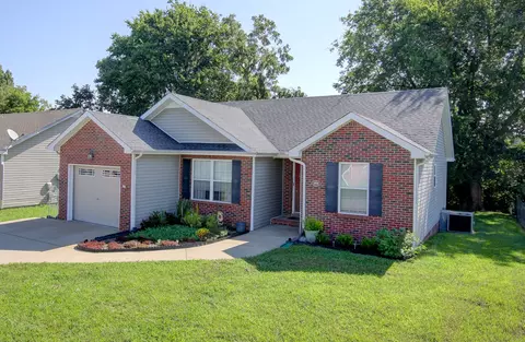 2808 Russet Ridge Dr, Clarksville, TN 37040