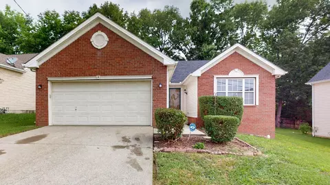 1236 Twin Circle Dr, Nashville, TN 37217