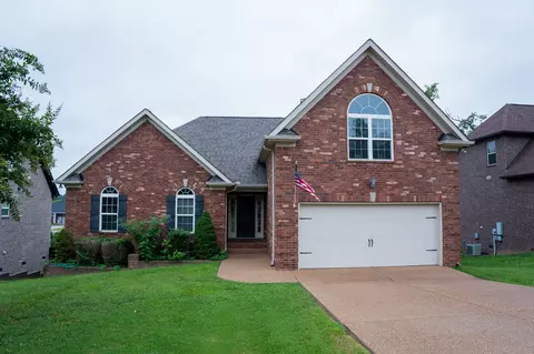 1112 Secretariat Dr, Mount Juliet, TN 37122