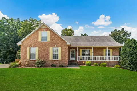 301 Janet Dr, Pleasant View, TN 37146
